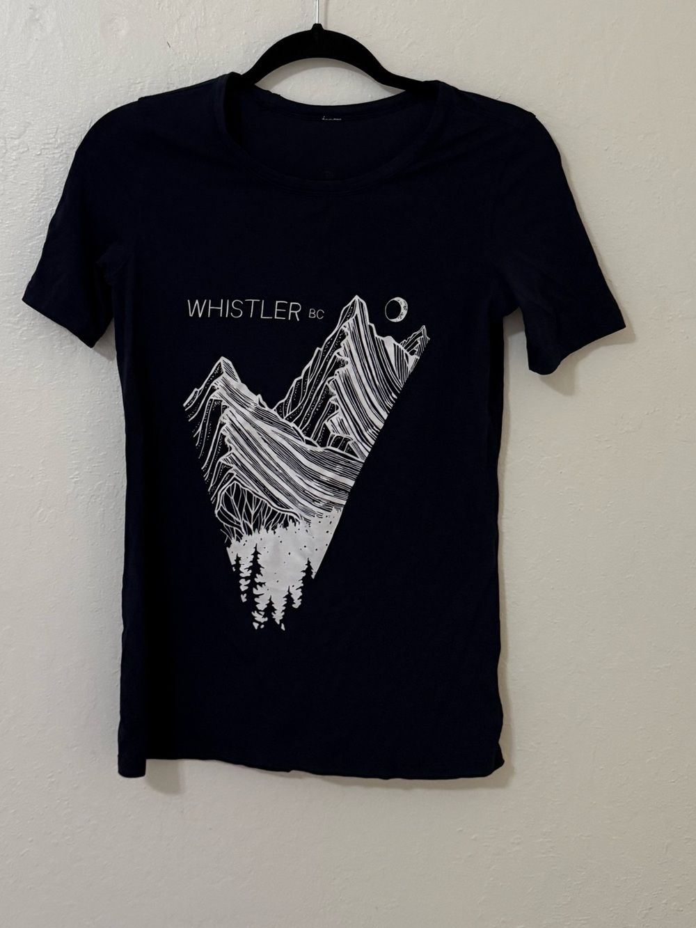 lululemon Navy Blue Whistler BC graphic tee